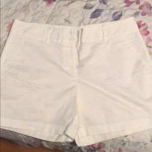 Vineyard vine NWT white shorts